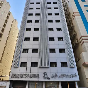 乔拉白宫酒店 酒店